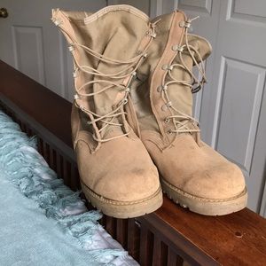 Authentic military boots 9W